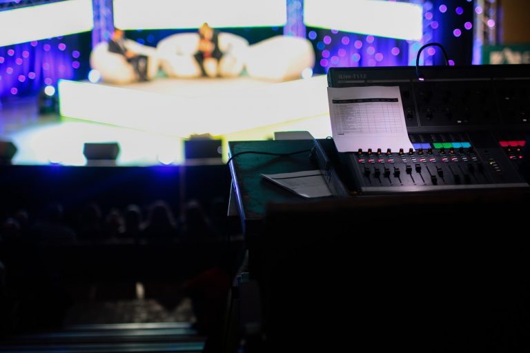 3 Ways SoloAds And Email Marketing Are Similar To TV Shows Lemon Tree